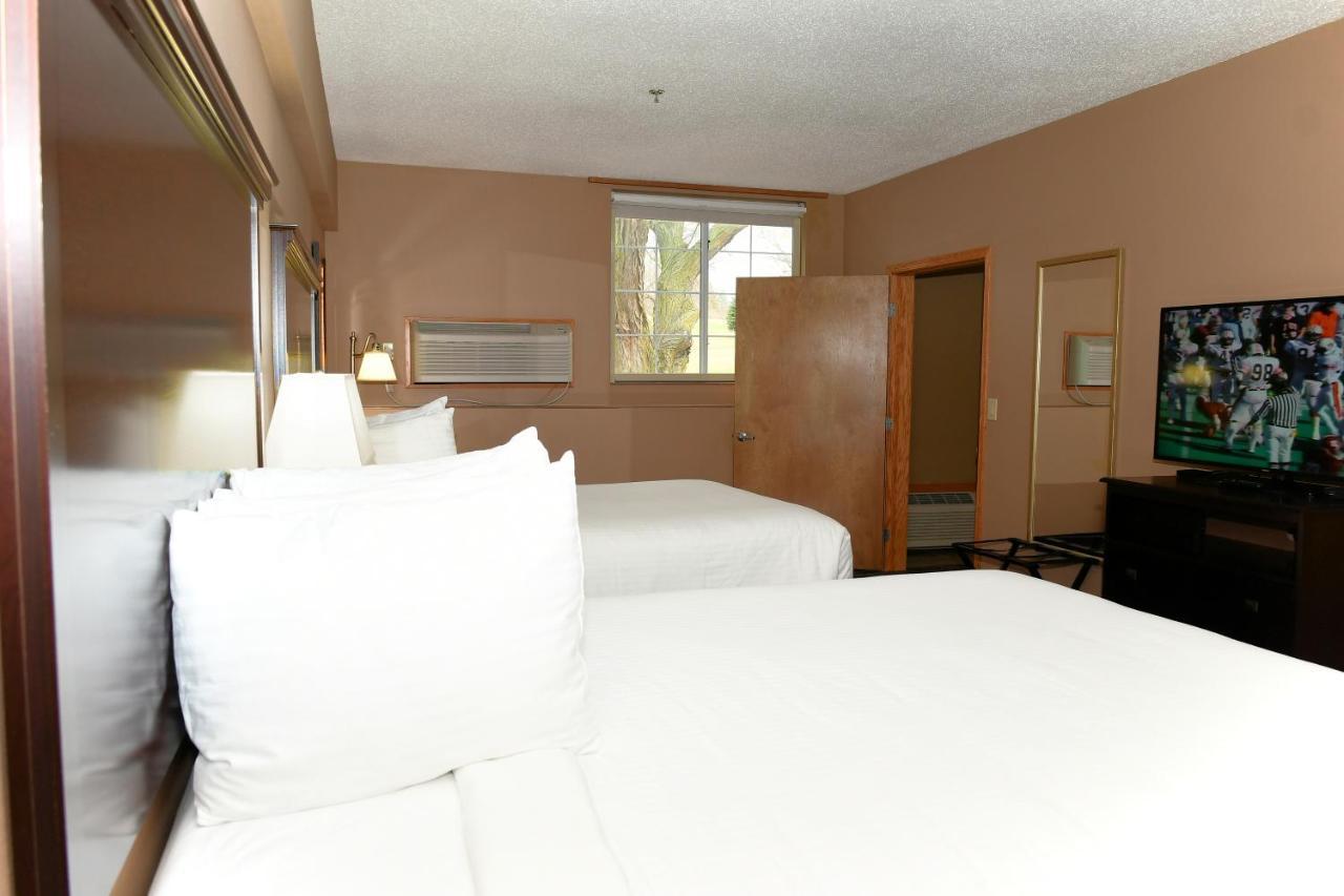 Cobblestone Inn & Suites - Denison | Majestic Hills Exterior foto