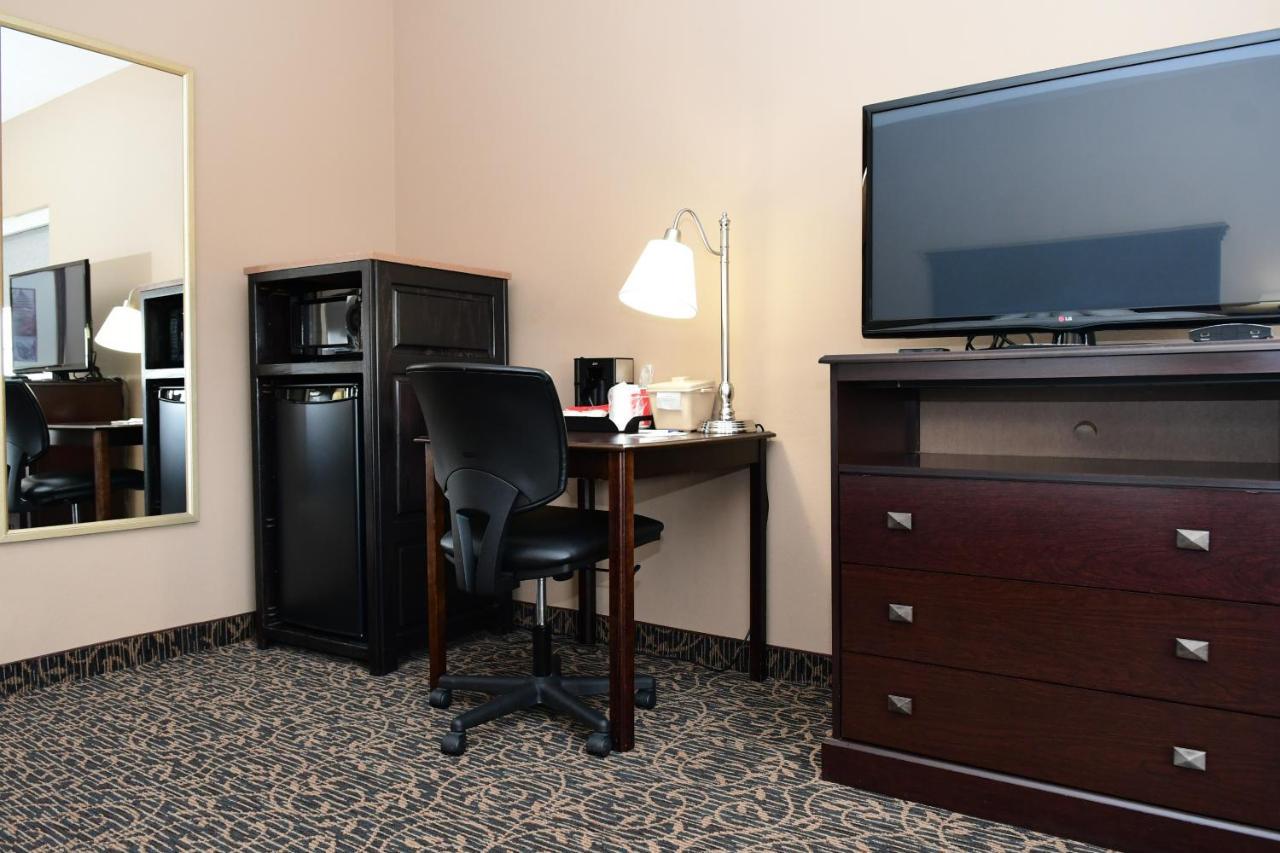 Cobblestone Inn & Suites - Denison | Majestic Hills Exterior foto