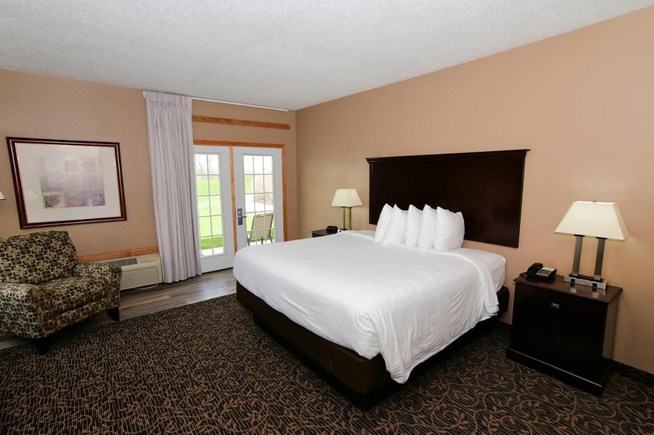 Cobblestone Inn & Suites - Denison | Majestic Hills Exterior foto