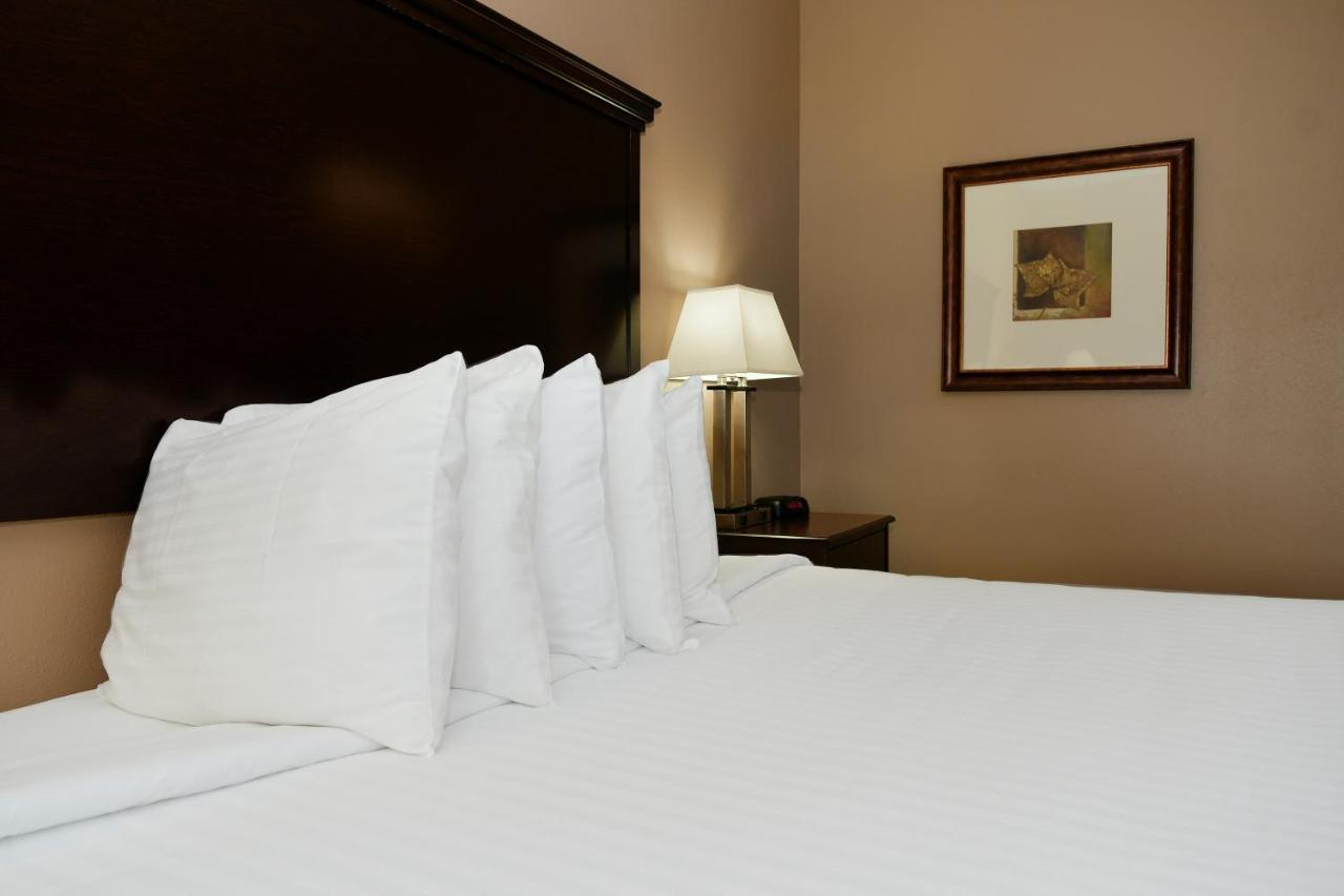 Cobblestone Inn & Suites - Denison | Majestic Hills Exterior foto