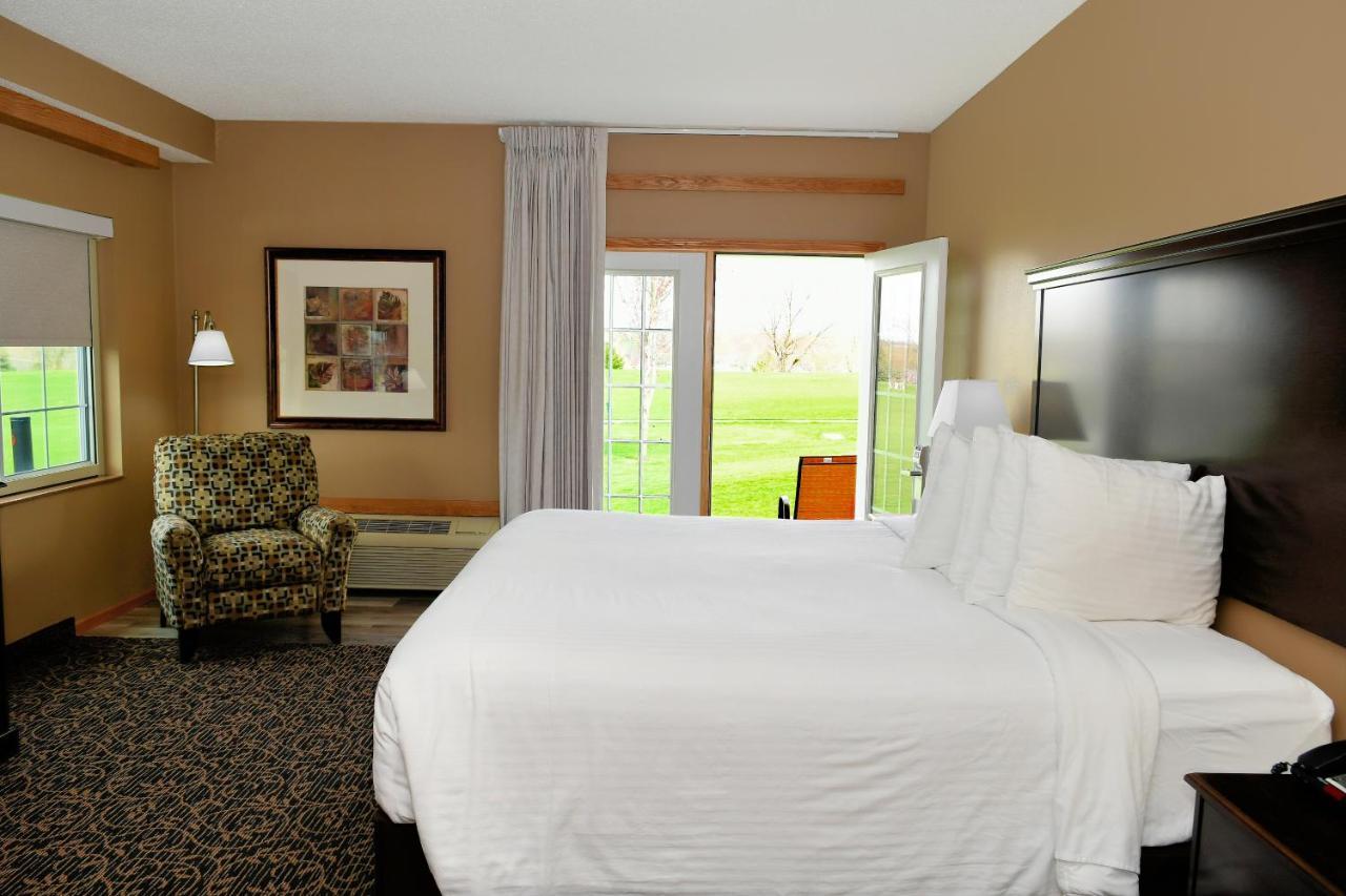 Cobblestone Inn & Suites - Denison | Majestic Hills Exterior foto