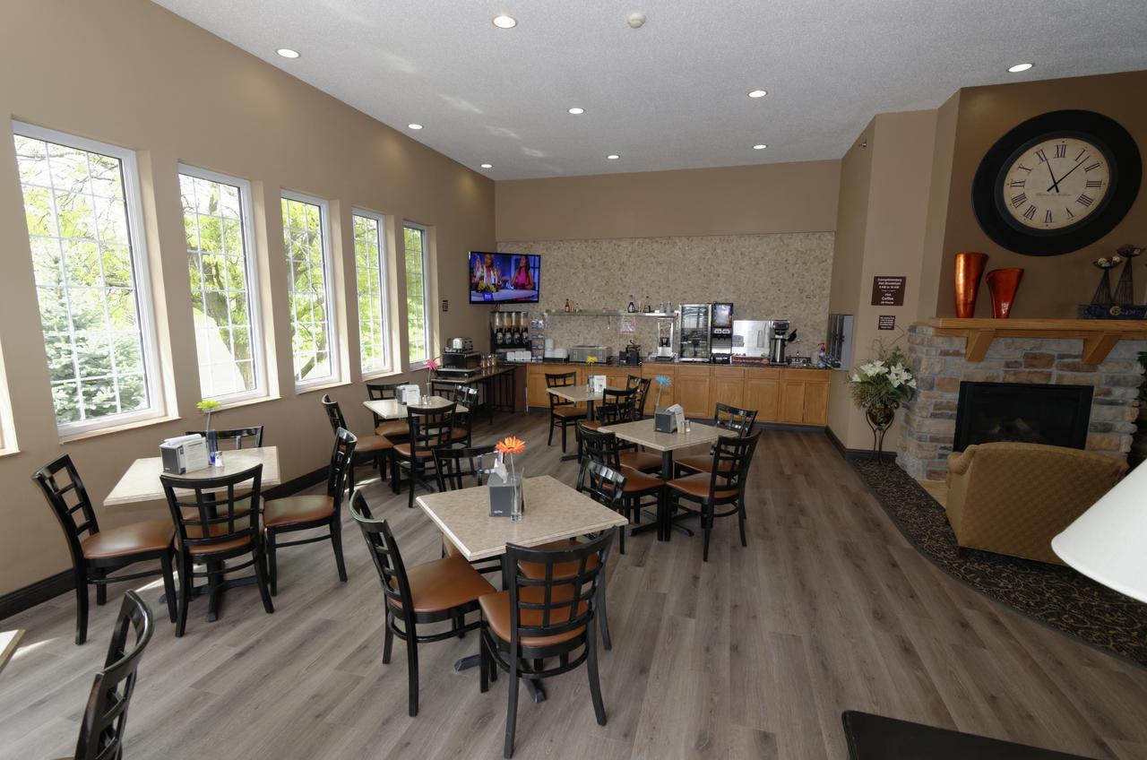 Cobblestone Inn & Suites - Denison | Majestic Hills Exterior foto