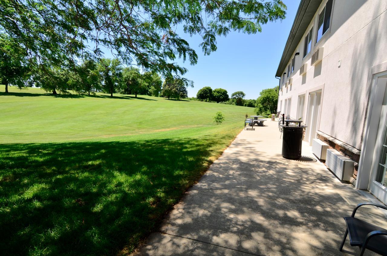 Cobblestone Inn & Suites - Denison | Majestic Hills Exterior foto